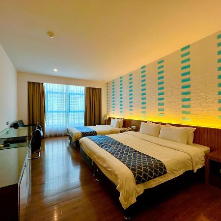 New World Express Motel Bintulu Buitenkant foto