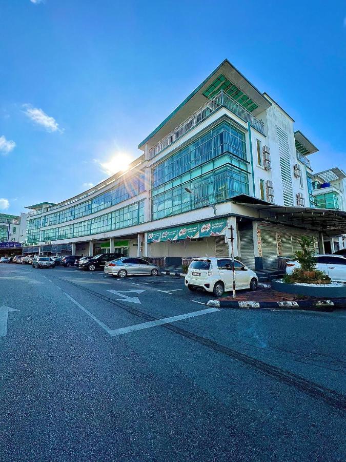 New World Express Motel Bintulu Buitenkant foto