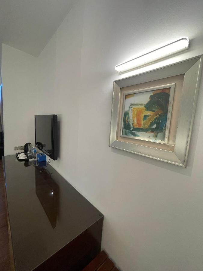 New World Express Motel Bintulu Buitenkant foto