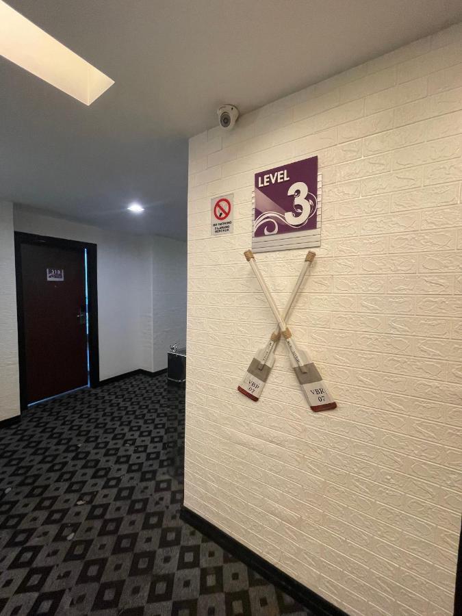 New World Express Motel Bintulu Buitenkant foto