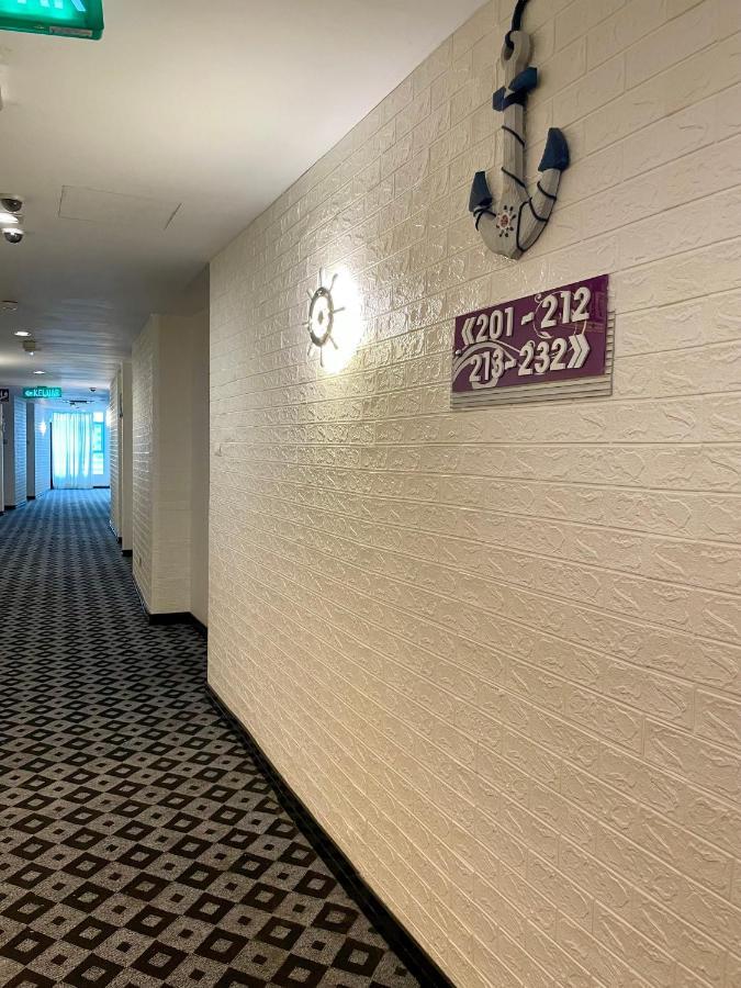 New World Express Motel Bintulu Buitenkant foto