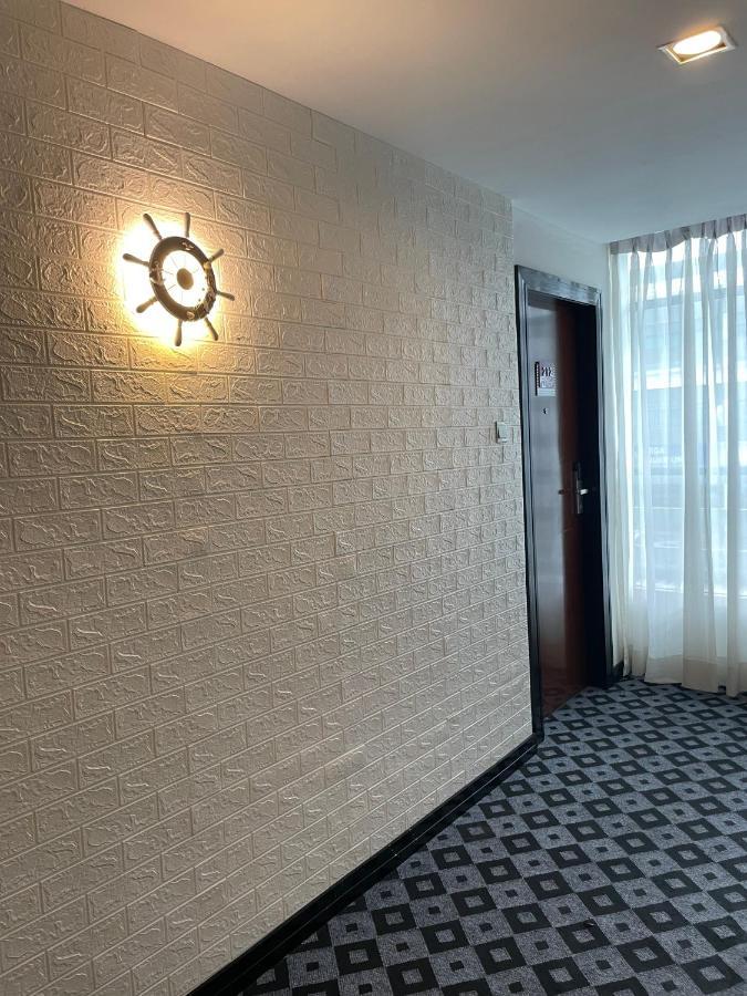 New World Express Motel Bintulu Buitenkant foto