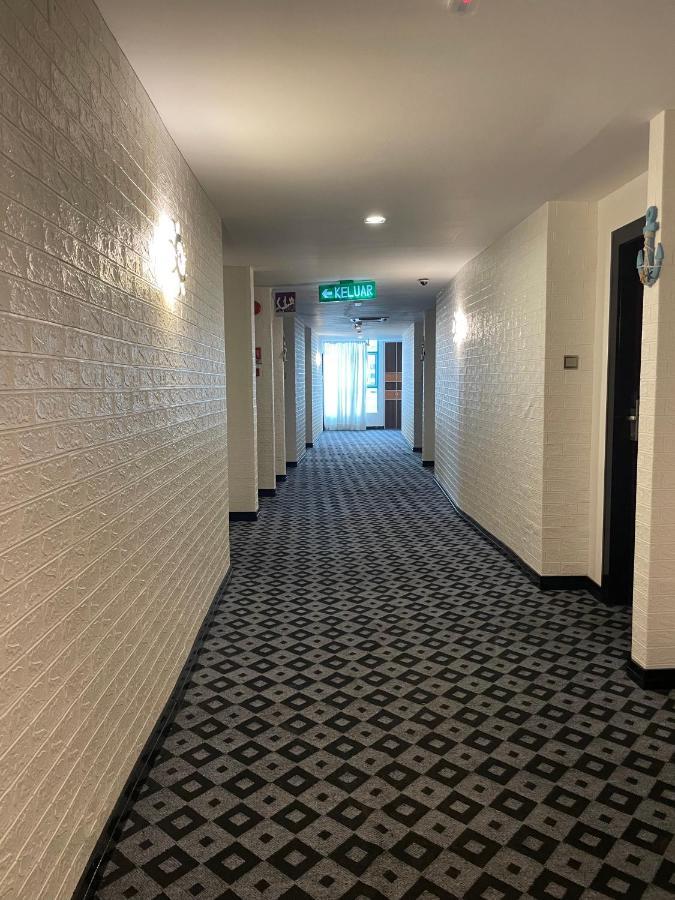 New World Express Motel Bintulu Buitenkant foto